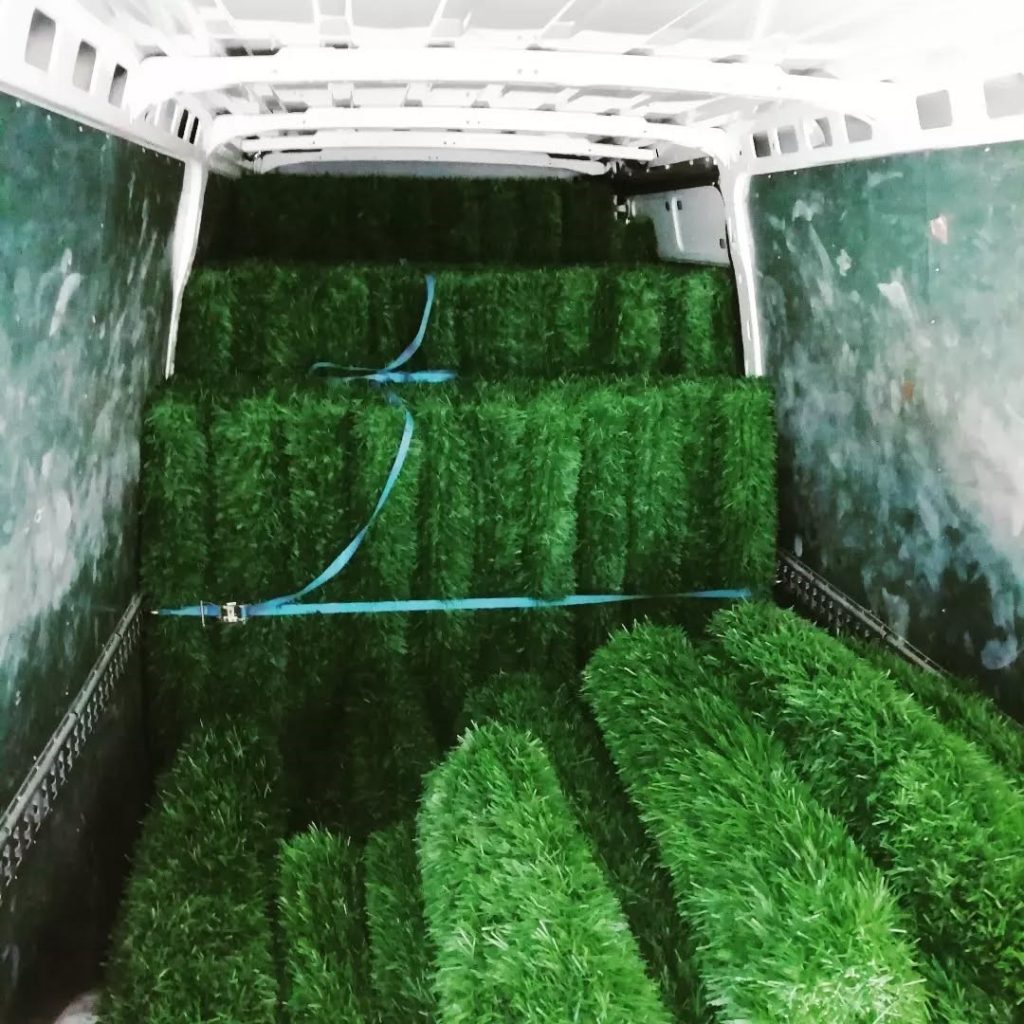 Servicio de montaje e instalación de seto artificial